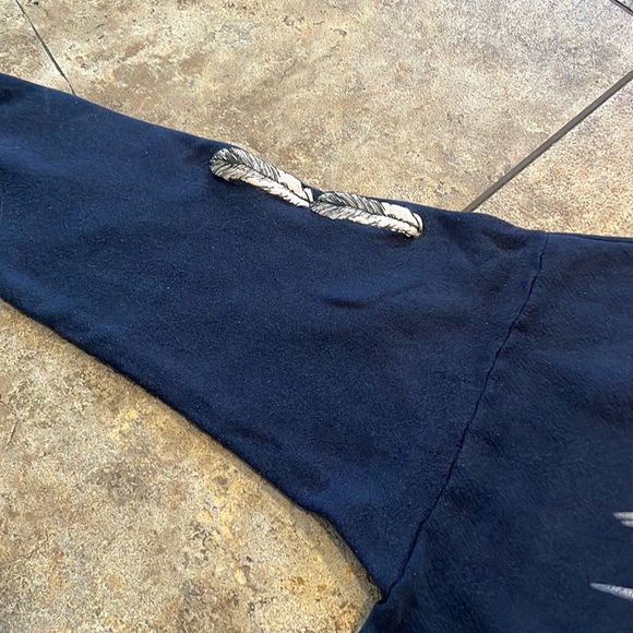 Vintage native American graphic blue sweatshirt made in the USA medium - Picture 2 of 8